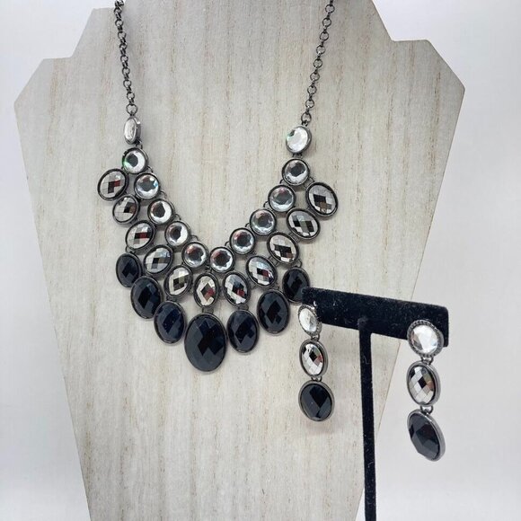 Vintage Charming Charlie Set Bib Necklace Black Clear Gun Metal Pierced Earrings - Picture 6 of 12